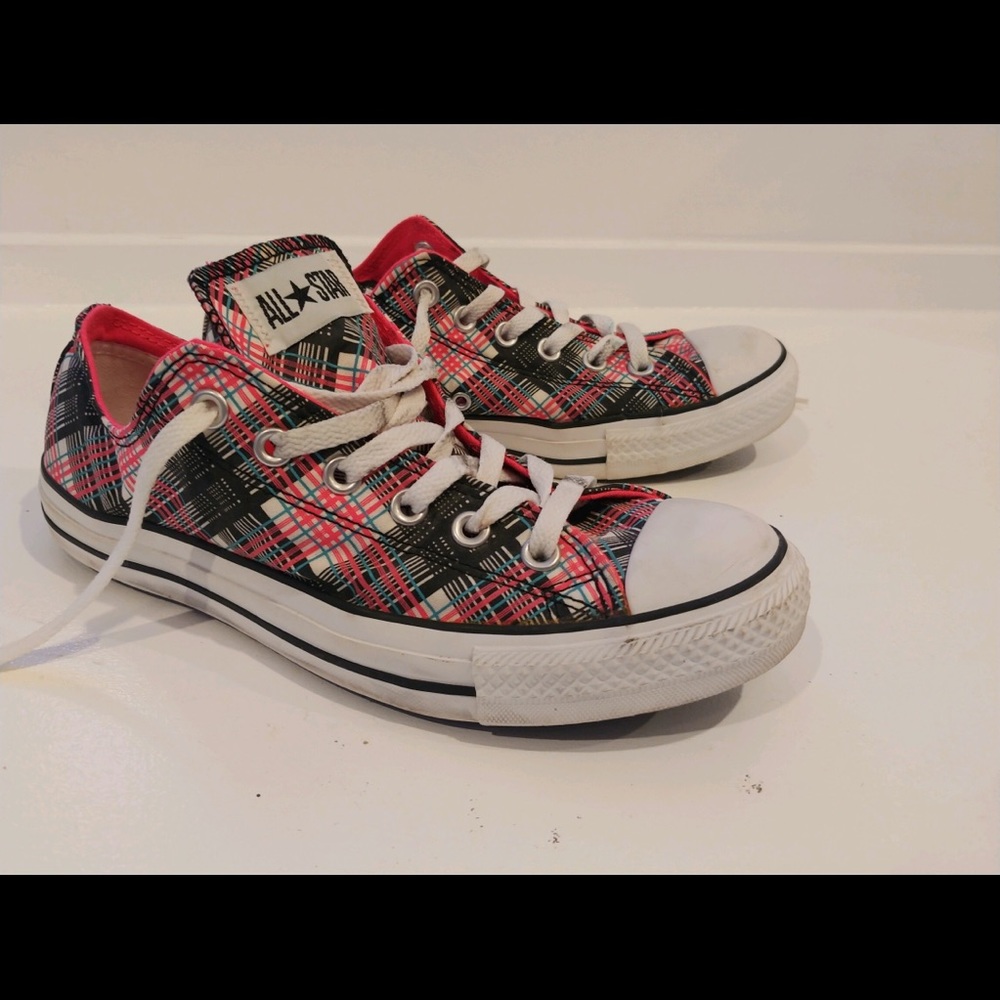 CONVERSE ALL STAR pink and black plaid sneakers